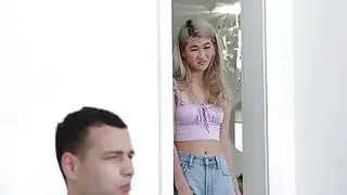 亚洲继妹赌输后操兄长——苏菲娅·苏